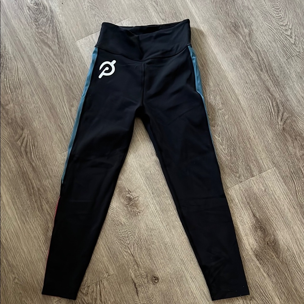 Black High-Waisted Leggings S with blue and pink accents